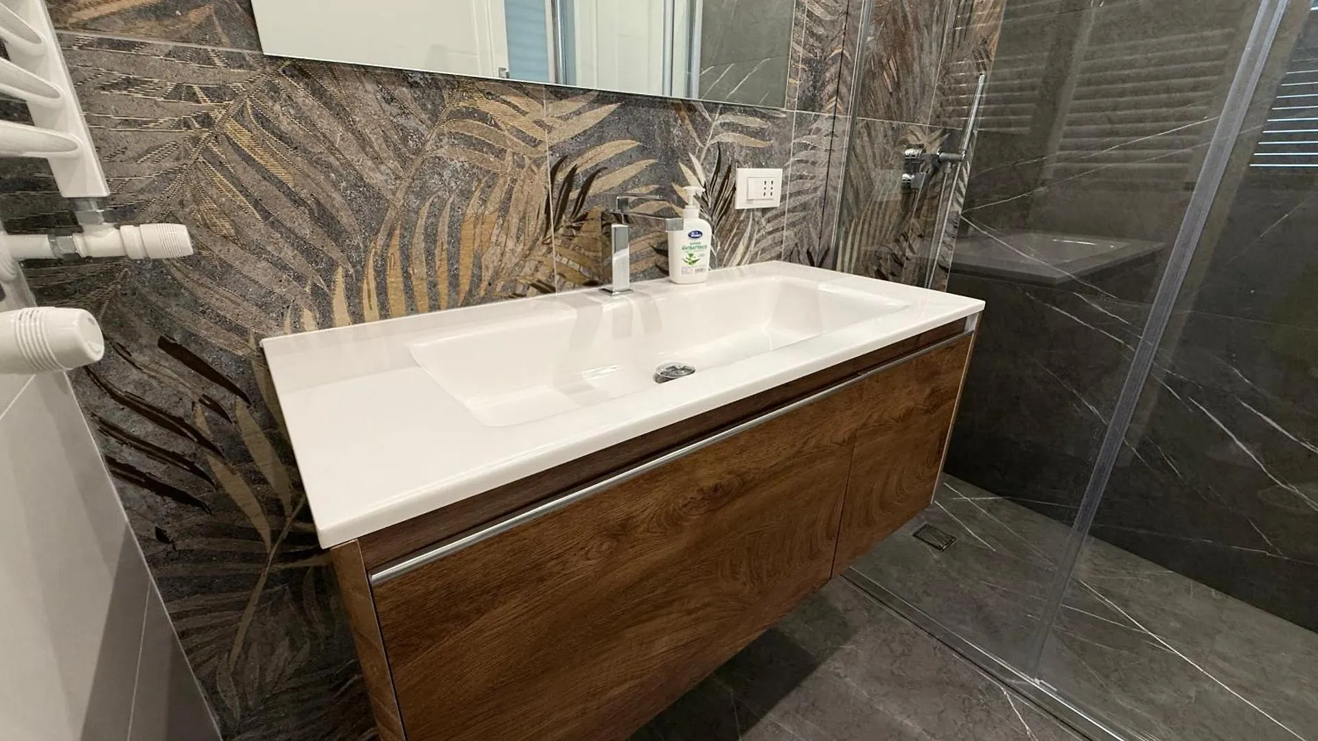 Borbon Home Luxury Rooms & Spa باليرمو 0*,  إيطاليا
